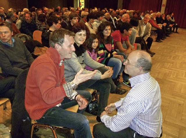 Bei seinem Gastspiel im  Brgersaal su...n wie lehrreichen Abend einzustimmen.   | Foto: Claudia Gempp