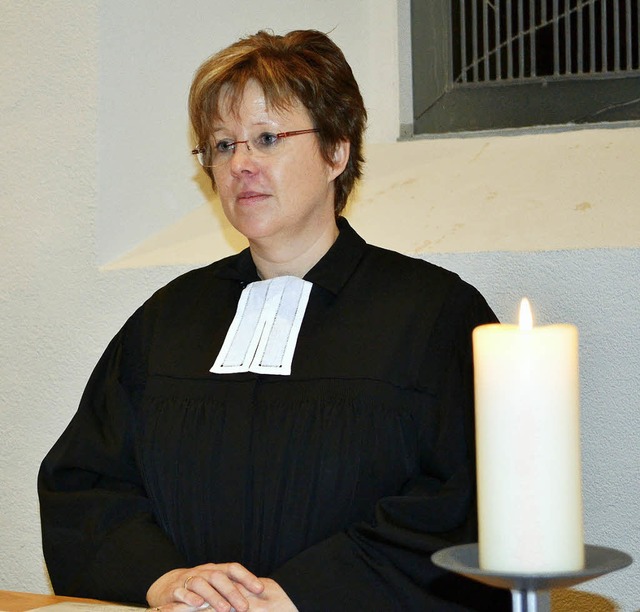 Lichtblicke? Pfarrerin Susanne Rokopf...n der evangelischen Kirchengemeinden.   | Foto: Berger