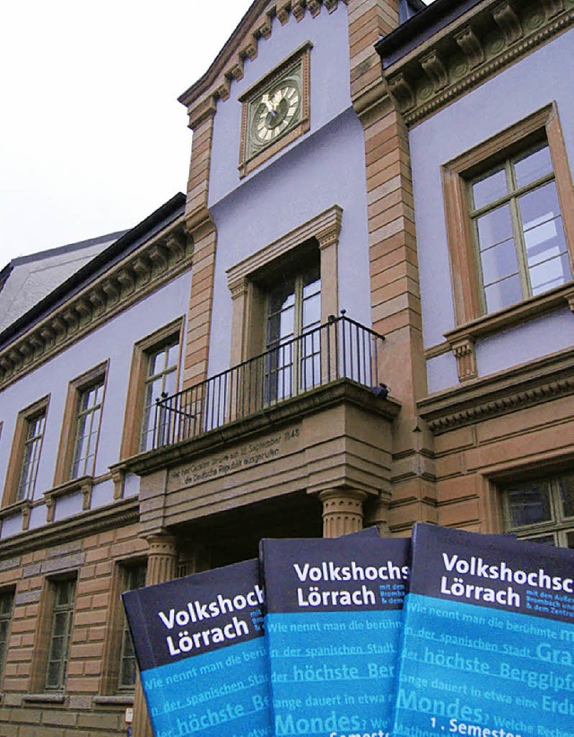 Das Angebot der Volkshochschule mit Sitz im Alten Rathaus kommt an.  | Foto: Sebastian Wolfrum