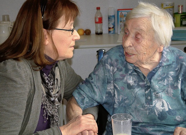 Als Prsenzkraft hrt Christel Herrenk...da Gntert bei der Alltagsgestaltung.   | Foto: Christiane Weishaupt