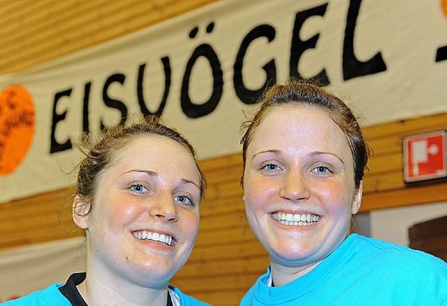 Franziska Hre (links) und ihre 15 Minuten jngere Zwillingsschwester Charlotte   | Foto: seeger