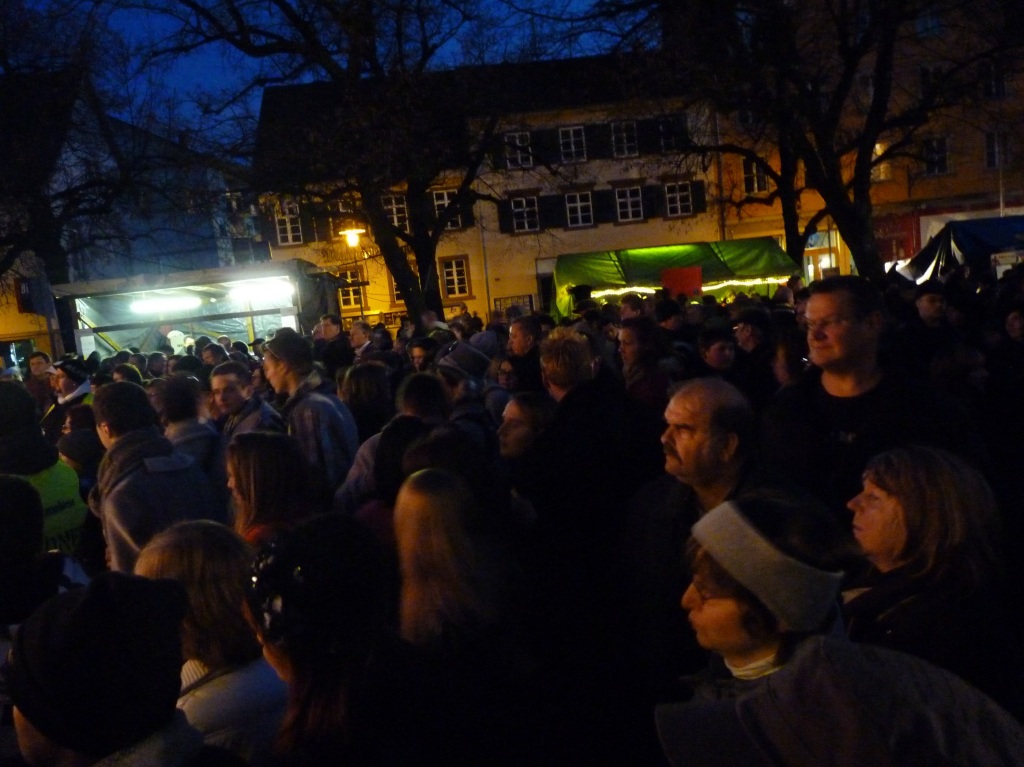 Feiern bis tief in die Nacht: Eindrcke von fnften Gugge-Open-Air in der Schopfheimer Innenstadt.