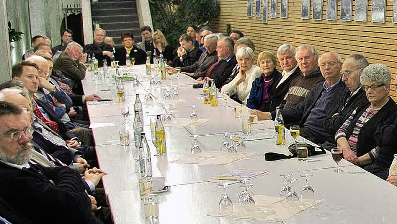 Interessierte Zuhörer: CDU-Mitglieder ...von Volker Kauder im Weiler Hadid-Bau   | Foto: Lauber
