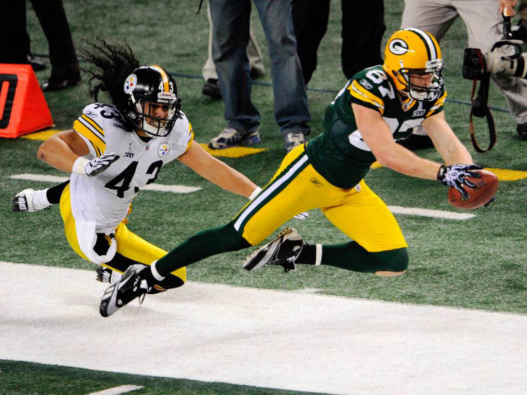 Jordy Nelson (rechts) hat die Hand am Ball, verpasst dann aber doch knapp diesen Pass in die Endzone