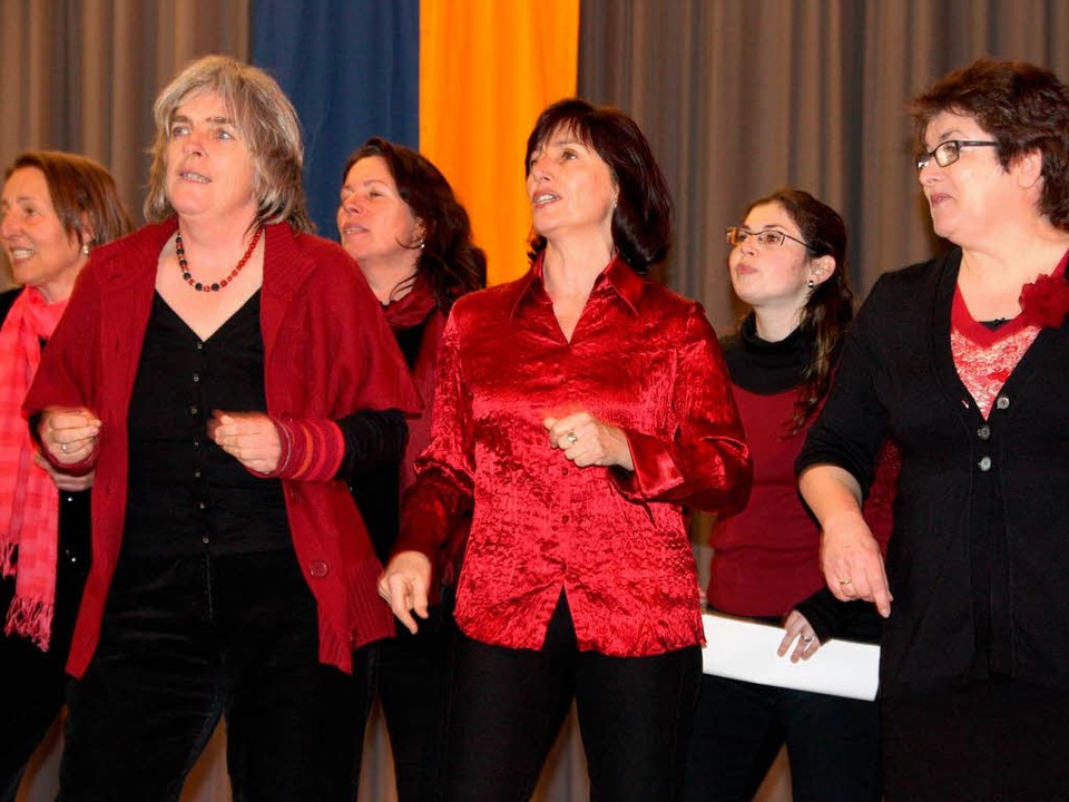 Auch der Chor &#8222;Sonidos&#8220; vom Musischen Zentrum Ebringen trat auf.  | Foto: Silvia Faller