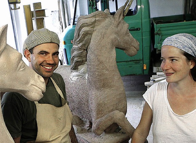 Frank und Katija Rothbcher in ihrem Steinmetzatelier.   | Foto: Archiv: YCB
