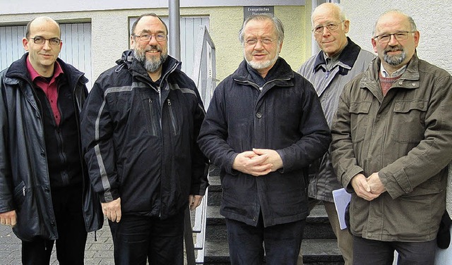 Dekan Rainer Becker mit  Pfarrer Frank...oth und Hans Schillinger (von links).   | Foto: Privat