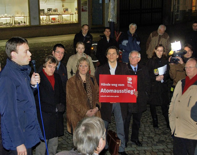 Der SPD-Spitzenkandidat Nils Schmid sp...mo gegen die AKW-Laufzeitverlngerung.  | Foto: Gerhard Walser