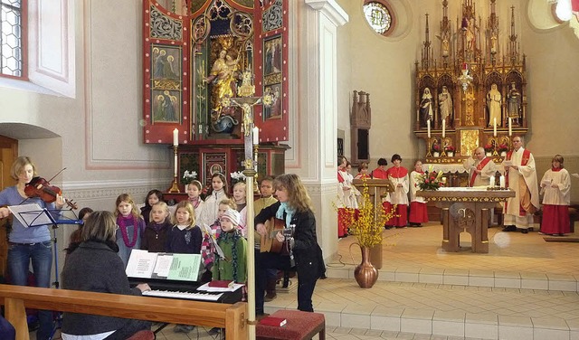 Grunern feierte das Fest der Schutzpat...m Festgottesdienst in der Pfarrkirche.  | Foto: M. Burkert