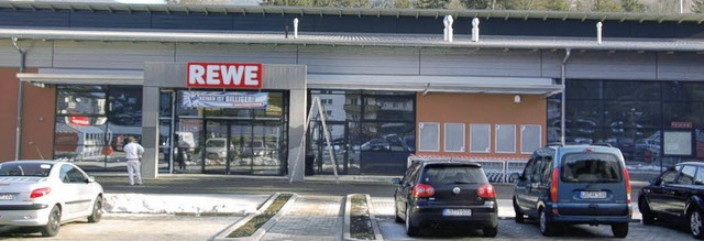 Grer und moderner ist der Schnauer Rewe-Markt geworden.   | Foto: Hermann Jacob