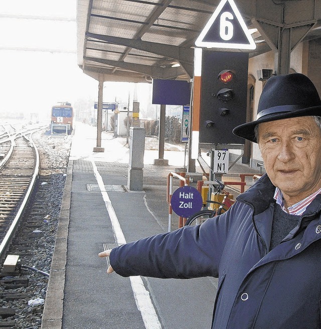 Experte Siegfried Scheel, stellvertret...ein Zug trotz Haltesignal durchfhrt.   | Foto: Roland Gerard