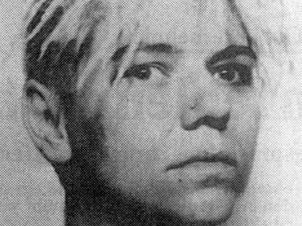 Das Opfer: Kerstin Winter starb am 22....993 in Freiburg durch eine Paketbombe.  | Foto: dpa/Repro: BZ