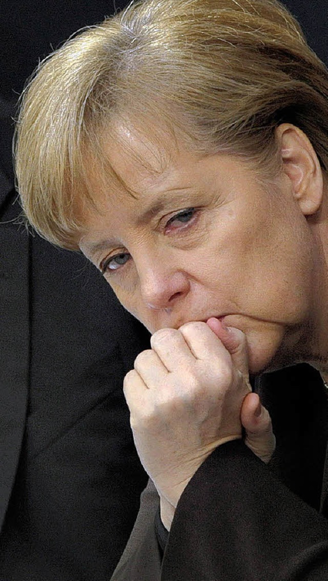 Gestern im Bundestag, heute im Kundus-Ausschuss: Bundeskanzlerin Angela Merkel  | Foto: dapd
