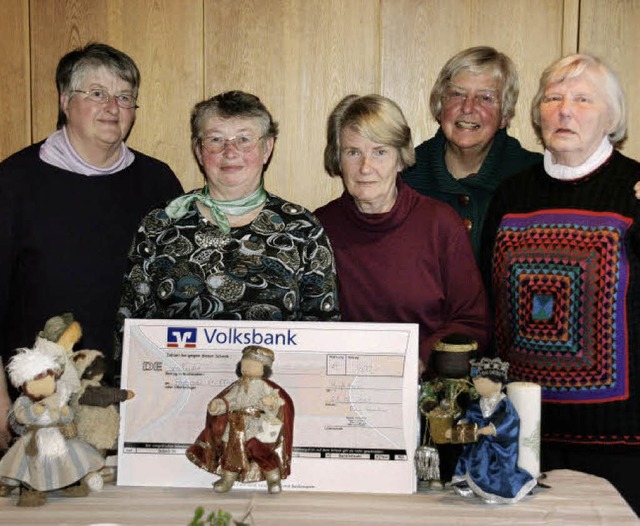 ber eine Spende von 400 Euro freute s... evangelischen Frauenkreis berreicht.  | Foto: Chris Seifried