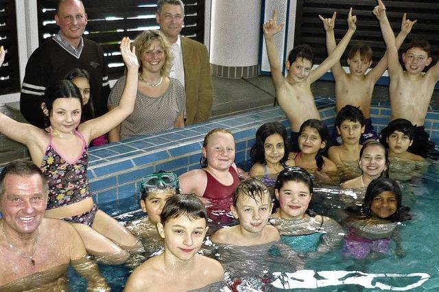 Aqualon und Frderverein halten Kids ber Wasser