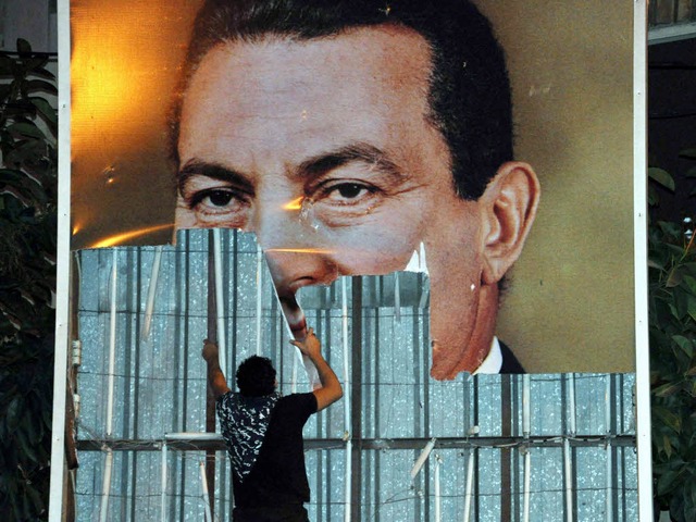 Mubarak ist Geschichte: Whrend der Pr...rden sie wohl von Amts wegen entfernt.  | Foto: dpa
