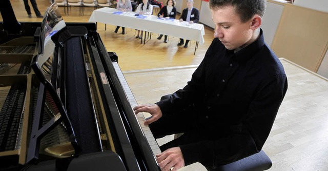 Auch Jonathan Stark hat am Wettbewerb Jugend musiziert teilgenommen.  | Foto: CHRISTOPH BREITHAUPT