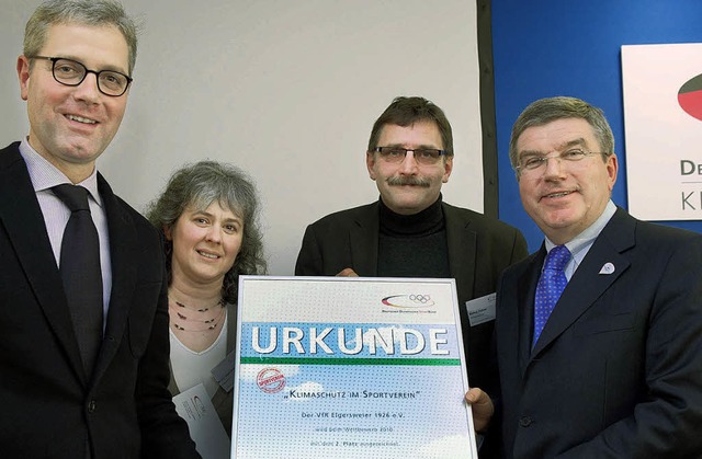 Preisverleihung fr Klimaschutz im Spo...nd Markus Kener vom VfR Elgersweier.   | Foto: DoSB/Thonfeld
