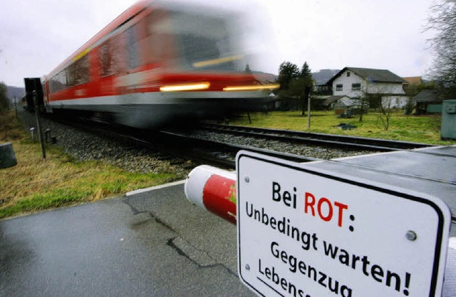 Noch schieen an Wallbach die Zge vor...mpft der Ortsteil um einen Bahnhalt.   | Foto: Bastian Henning