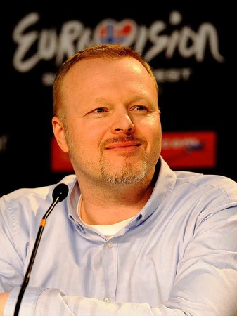 STEFAN RAAB (44): Kommt nach der ARD-Grand-Prix-Hilfe jetzt die Wettcouch?