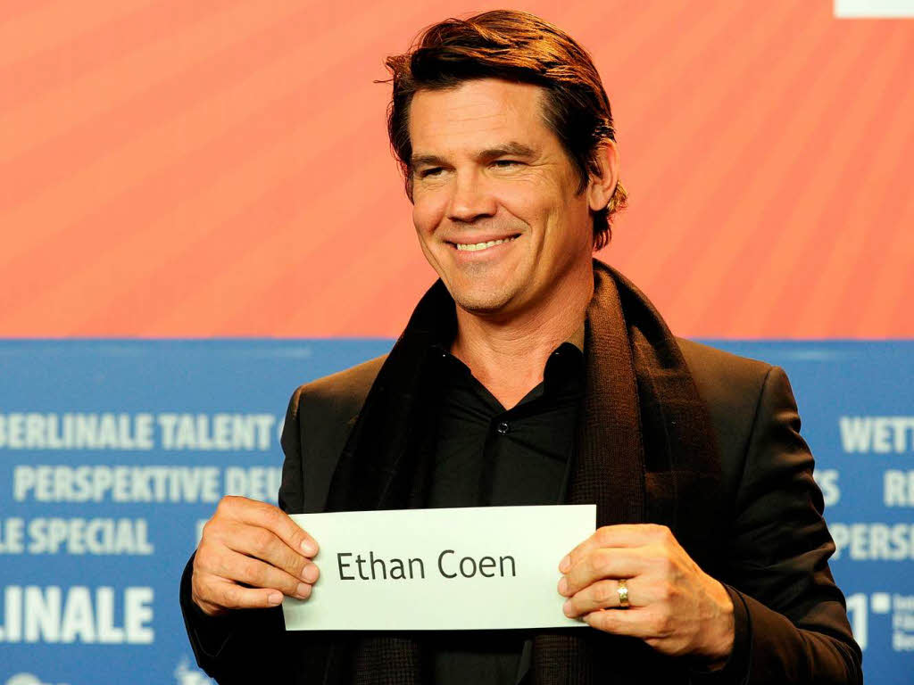 Fr alle, die ihn noch nicht kennen – Ethan Coen mit Namensschild
