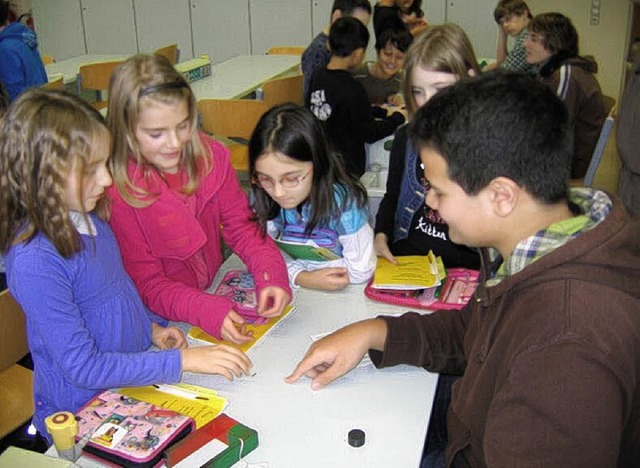 Dritt- und Neunklssler der Friederike... in Meienheim beim gemeinsamen Lernen  | Foto: Schule