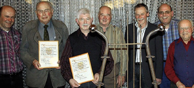 Die Geehrten beim Wollbacher Gesangver...Bernd Mller (von links nach rechts).   | Foto: Walter Bronner