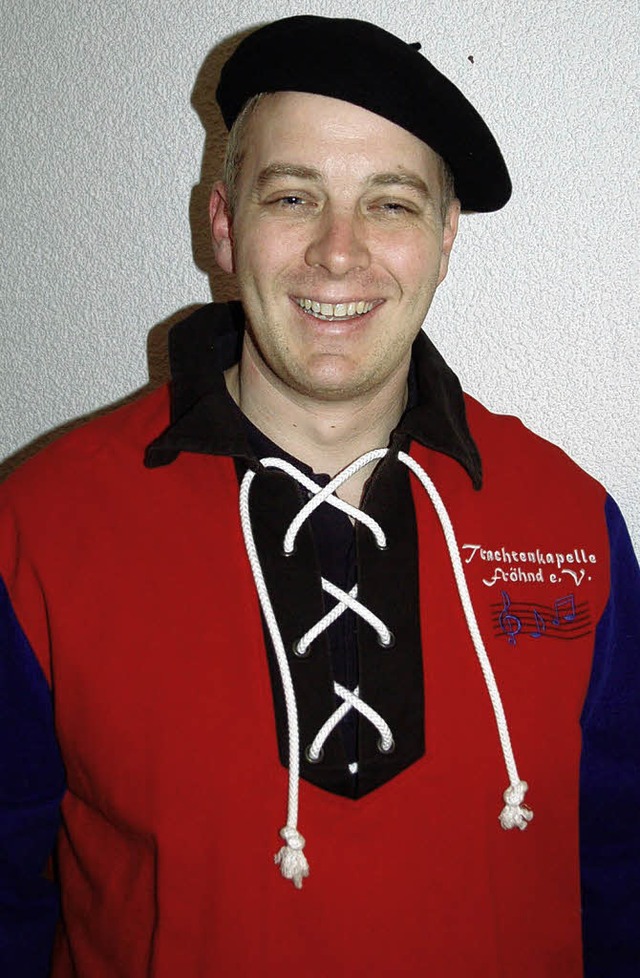 Tobias Bhler, Vorsitzender der Tracht... Musiker in der Fasnachtszeit tragen.   | Foto: Jacob