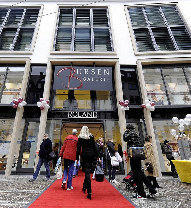 Auf  dem roten Teppich wurden die Besu...nde in die Passage in der  Innenstadt.  | Foto: Fotos: ingo Schneider