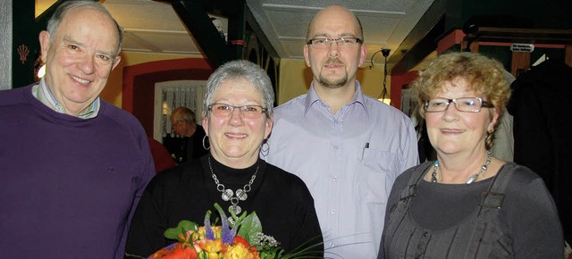 Die scheidende Vorsitzende Waltraud St...erthold Brenneis und Ulrike Kieling.   | Foto: Umiger