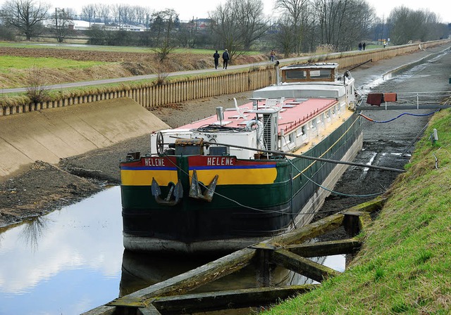 Der Rhein-Marne-Kanal zwischen Eckwers...nd Schiltigheim liegt derzeit trocken.  | Foto: bri