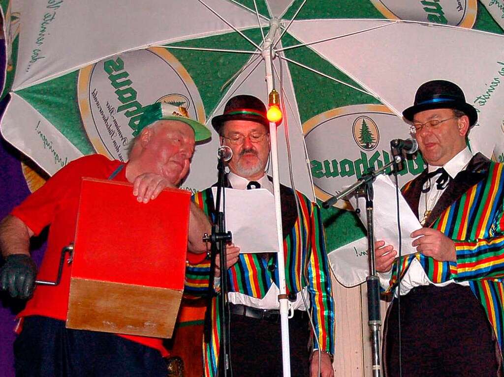 Schnitzelbank mit „Hepp Hepp"-Erfinder Heiner Maier und den Sngern Rolf Brutschin und Michael Brugger.