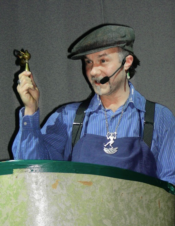 Die Trklinke vom Rathaus brachte  &#8222;Krutschnieder&#8220; Klaus Knig mit.  | Foto: Mario Schneberg