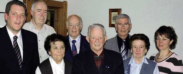 Bei der CDU Haagen: (von links) Vorsit...rbands-Vorsitzende Doris Jaenisch.      | Foto: Paul Schleer