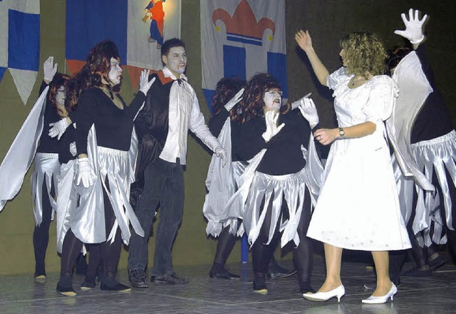 Die &#8222;Biehli-Frauen&#8220; boten einen besonderen Tanz.  | Foto: Jrgen Schweizer