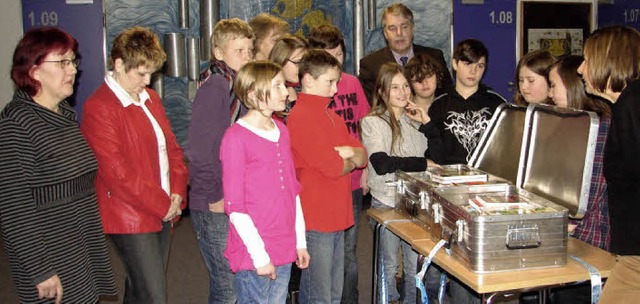 Stoff fr Lesemuffel und begeisterte V...ria Bchele (rechts) und Barbara Glunk  | Foto: Christa Maier