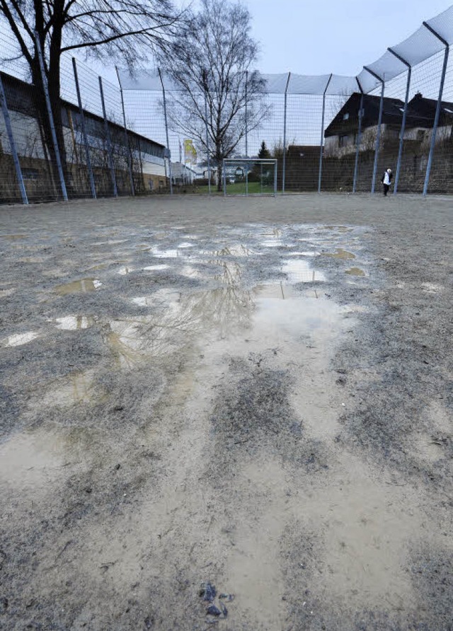 Land unter: Nach Regen ist der Lehener...platz nur sehr eingeschrnkt nutzbar.   | Foto: Michael Bamberger