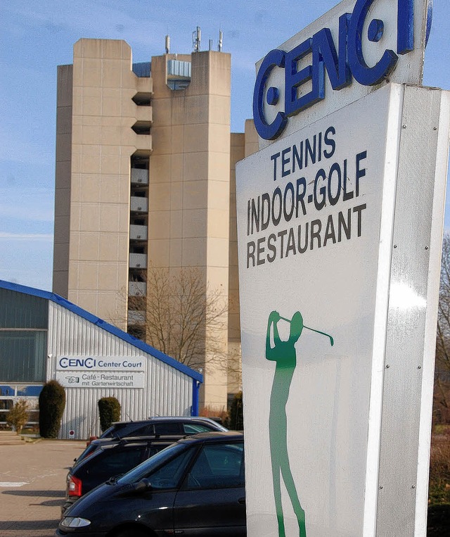 Neben Tennis und Indoor-Golf sollen im...h Spielautomaten Besucher anlocken.     | Foto: Lauber