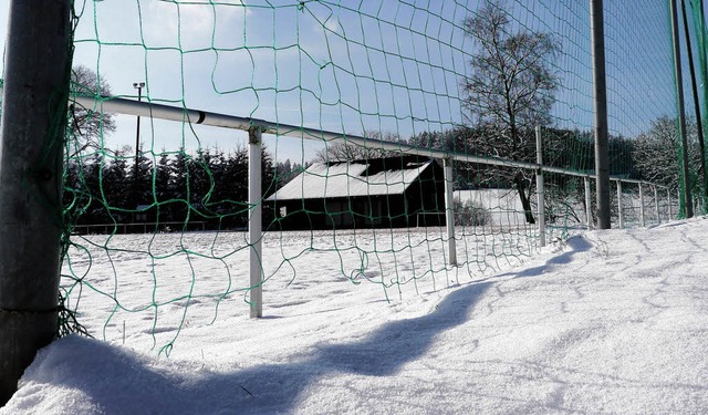 Winterruhe: Wenn der Hartplatz nicht  ...udenberg um den Bestand des Vereines.   | Foto: Thomas Winckelmann