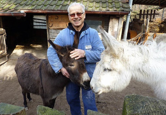 Michael Busam mit seinen Schtzlingen Lisa und Frieda   | Foto: Cornelia Weizenecker