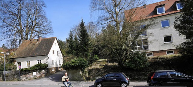 Das zwei Jahre alte Archivfoto zeigt, ...e Tiefgarageneinfahrt weichen musste).  | Foto: Ingo Schneider