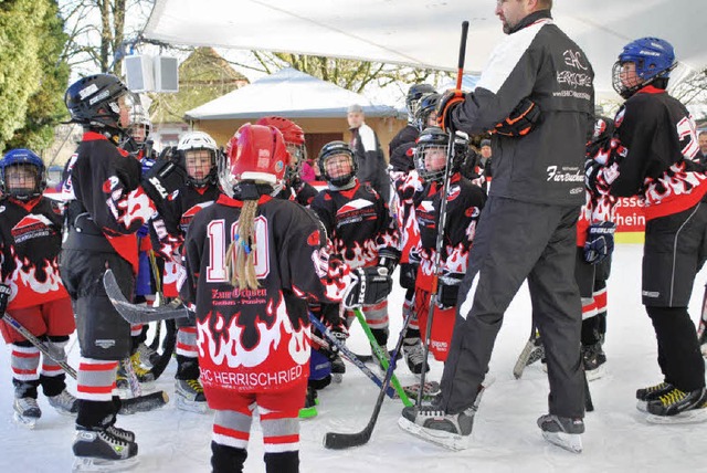 &quot;Bad Sckingen on Ice&quot; war e...ier beim Eishockeytraining fr Kinder.  | Foto: Tourismus GmbH