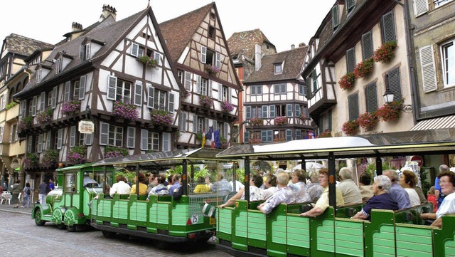 Lockendes Touristenziel: Bilderbuchkulisse der Altstadt von Colmar  | Foto: DPA