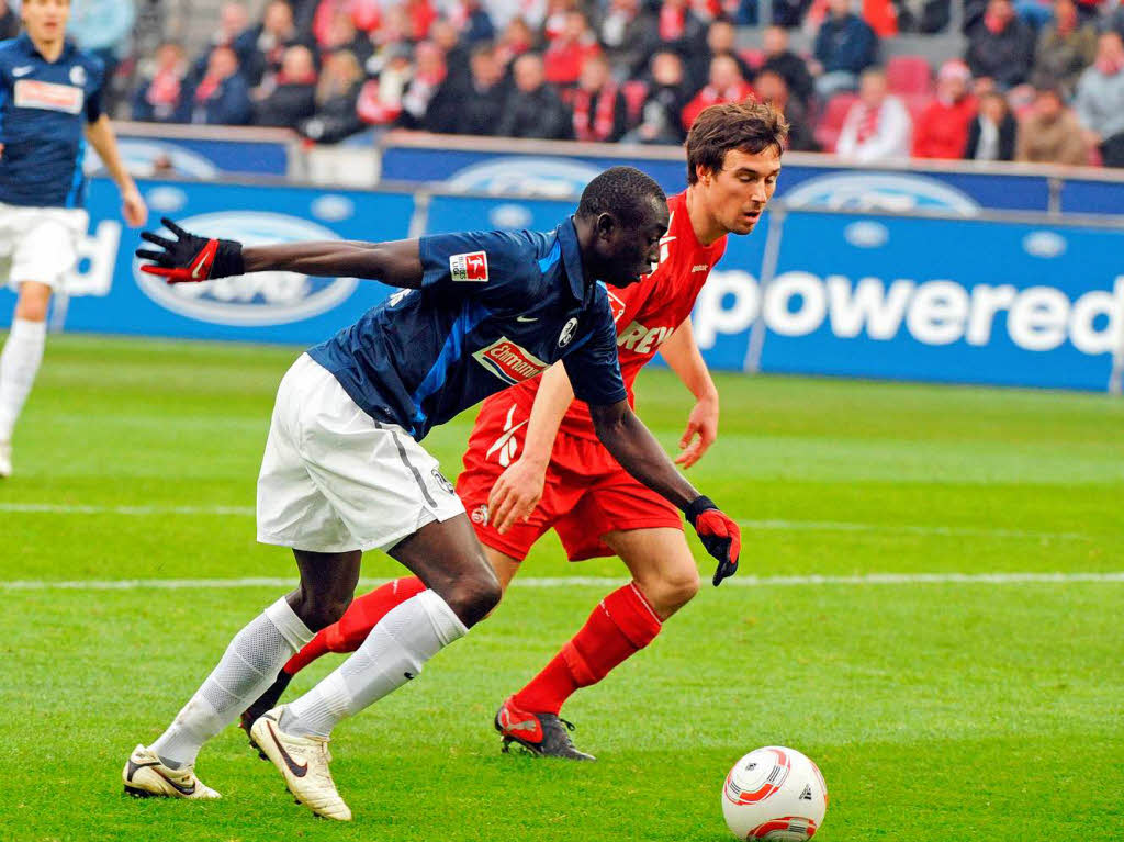 Papiss Cissé nimmt Maß Papiss Cissé nimmt Maß
