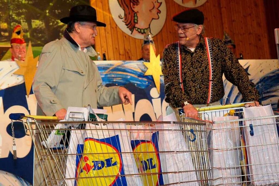 Hartmut Mößner und Werner Froß im Däninger Lidl-Markt. (Foto: Dagmar Barber) Hartmut Mößner und Werner Froß im Däninger Lidl-Markt. (Foto: Dagmar Barber)