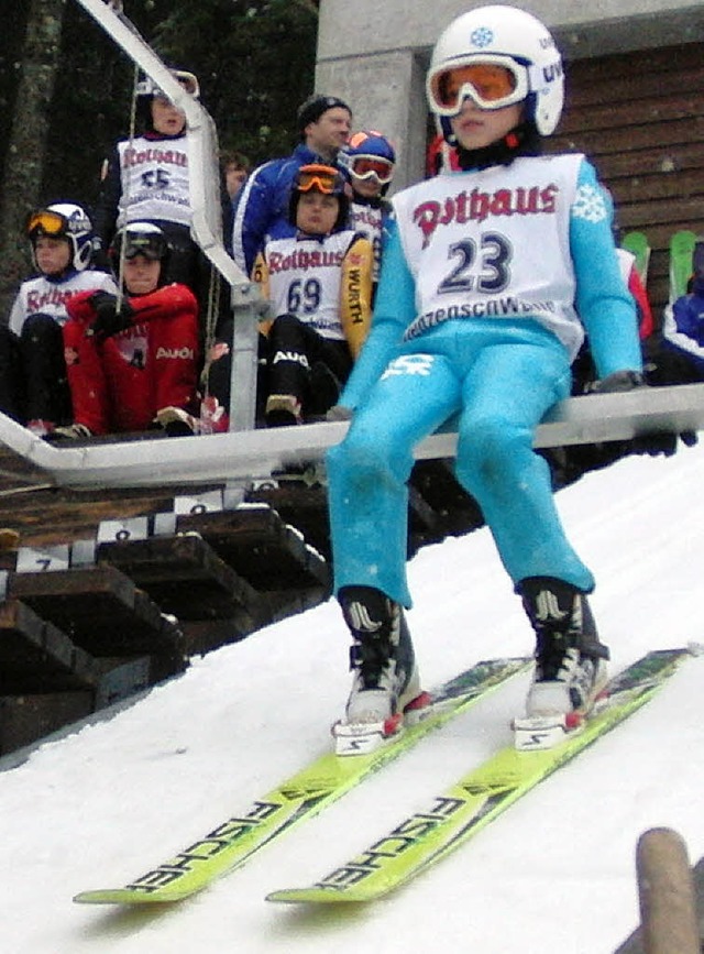 75 Skispringer kmpften um die Pokale.  | Foto: privat