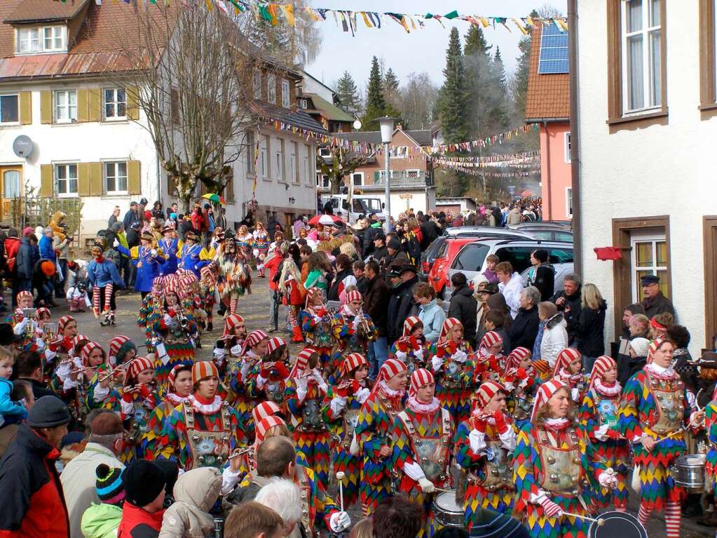 Die Narrenzunft Narhalla aus Neustadt nimmt traditionell am Umzug in Friedenweiler teil. 