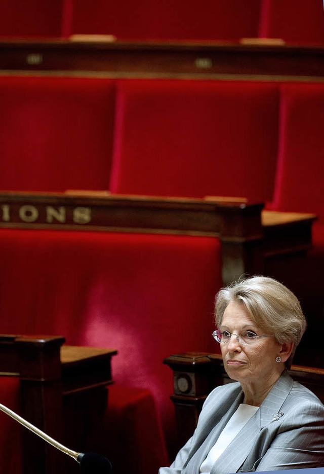 Michle Alliot-Marie im Sommer 2010 im Parlament  | Foto: afp