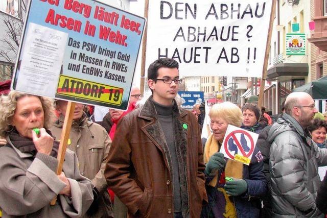 400 Atdorf-Gegner gehen auf die Strae