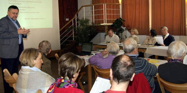 Viele Brger waren am Sonntag nach dem...nd links) stellte die Initiative vor.   | Foto: Martina Weber-Kroker